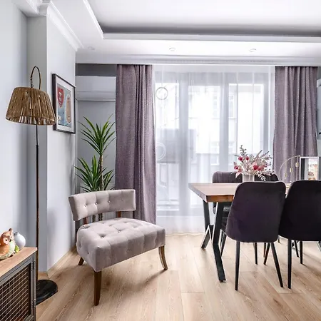 Stylish New With Fast Wifi 아파트 *