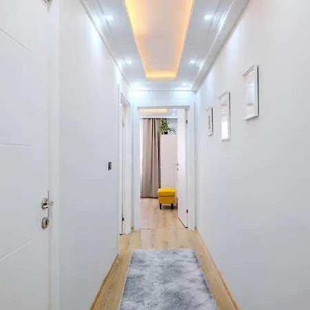 아파트 Stylish New With Fast Wifi *