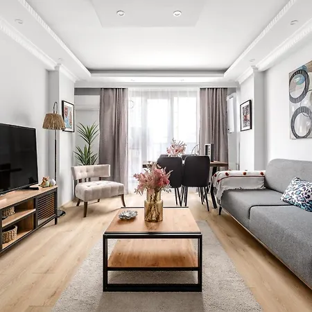 Stylish New With Fast Wifi * Istanbul
